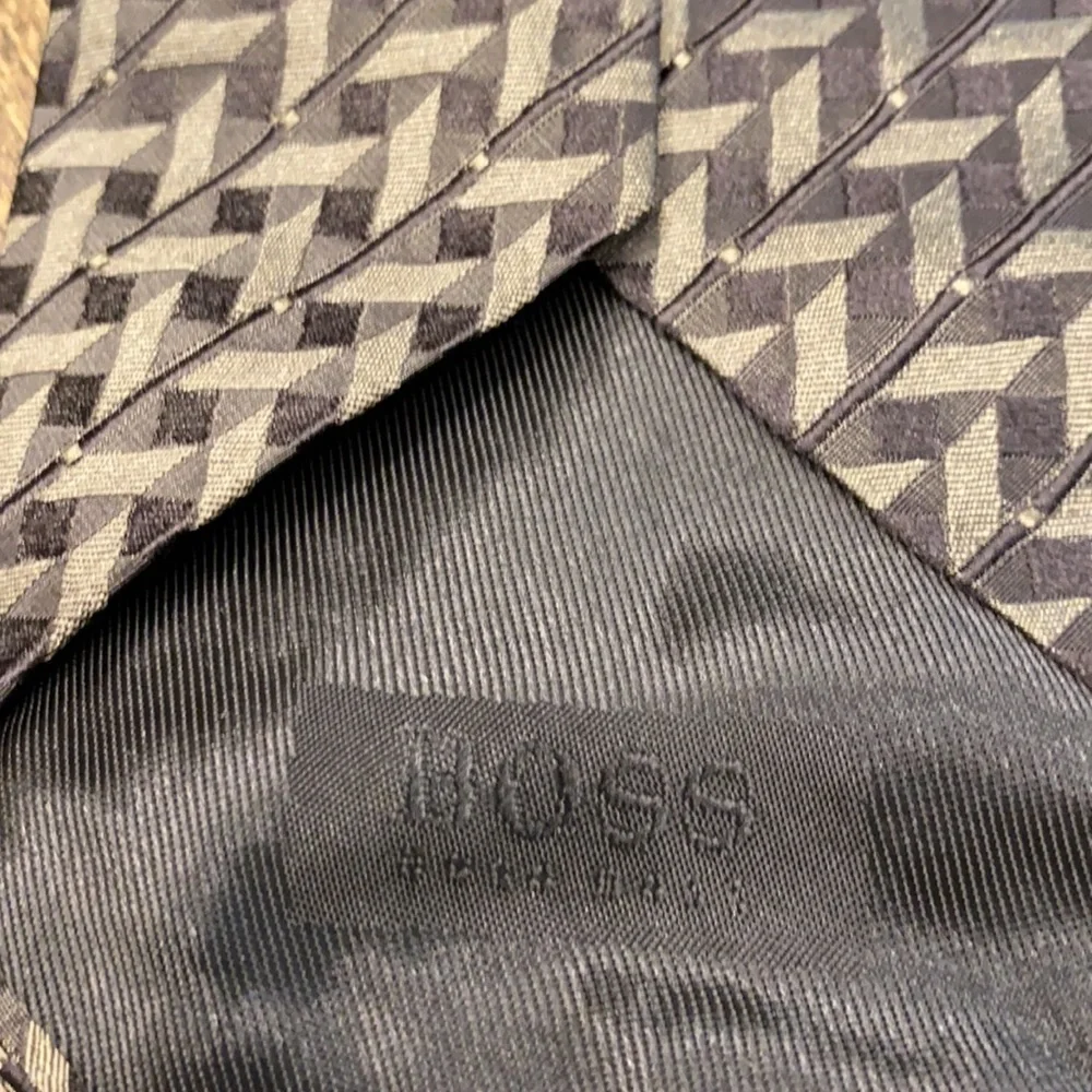 Hugo Boss gorgeous silk